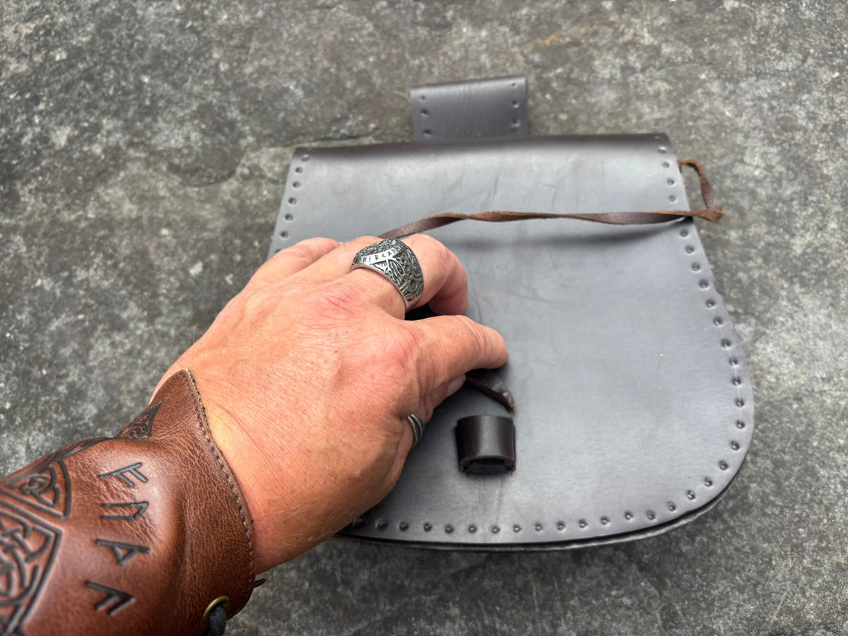 Large Medieval Leather Belt Pouch — Dark Brown - Bushman Survival