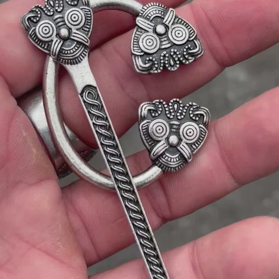 Borre Cloak Pin Video