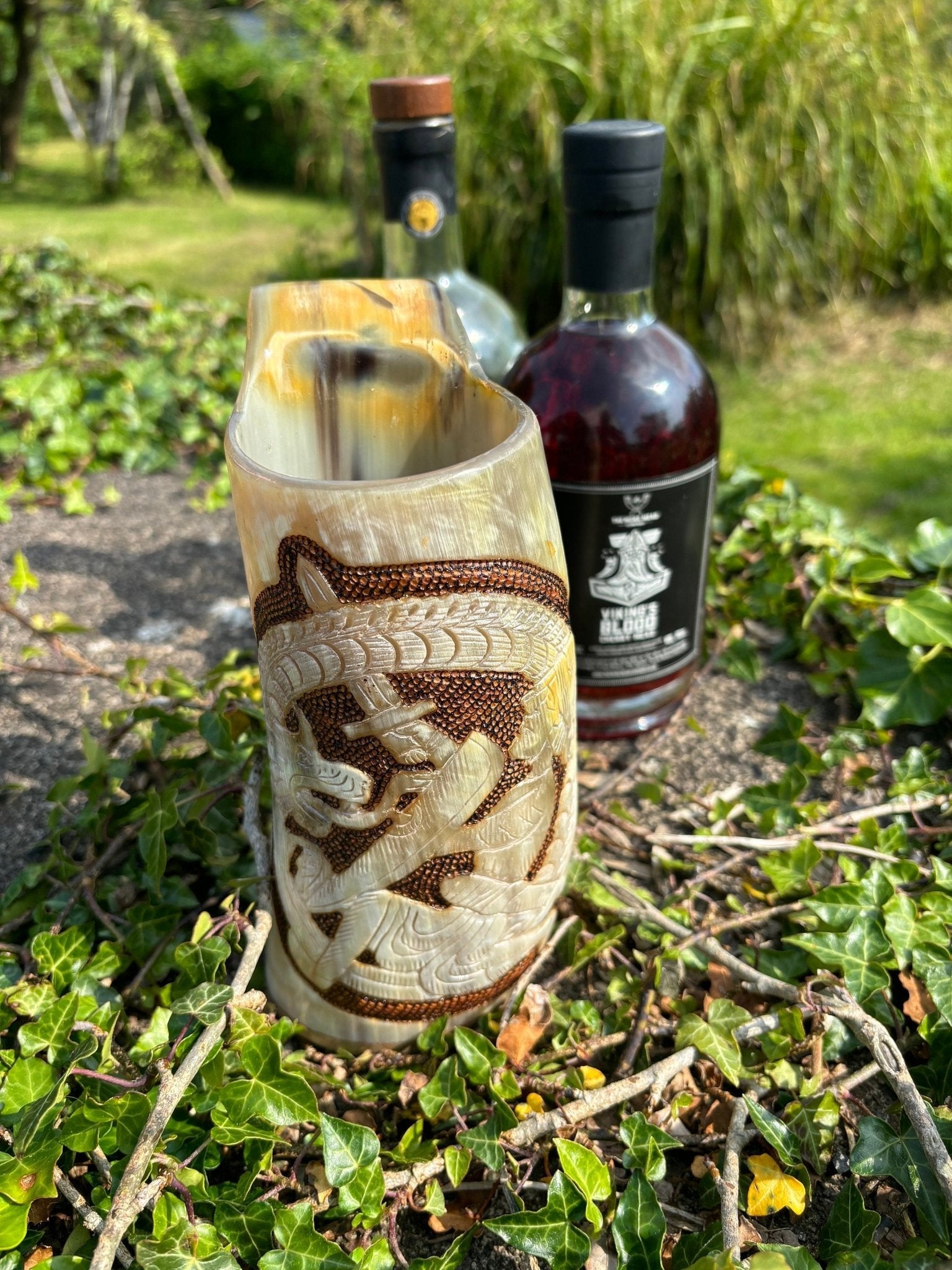 Sigurd and Fafnir — The Dragon Slayer Viking Horn Tankard - Bushman Survival