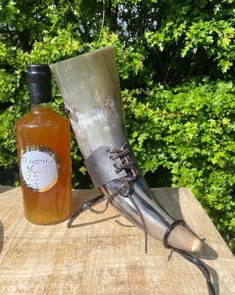 Viking Drinking Horn with stand and belt loop - Bushman Survival