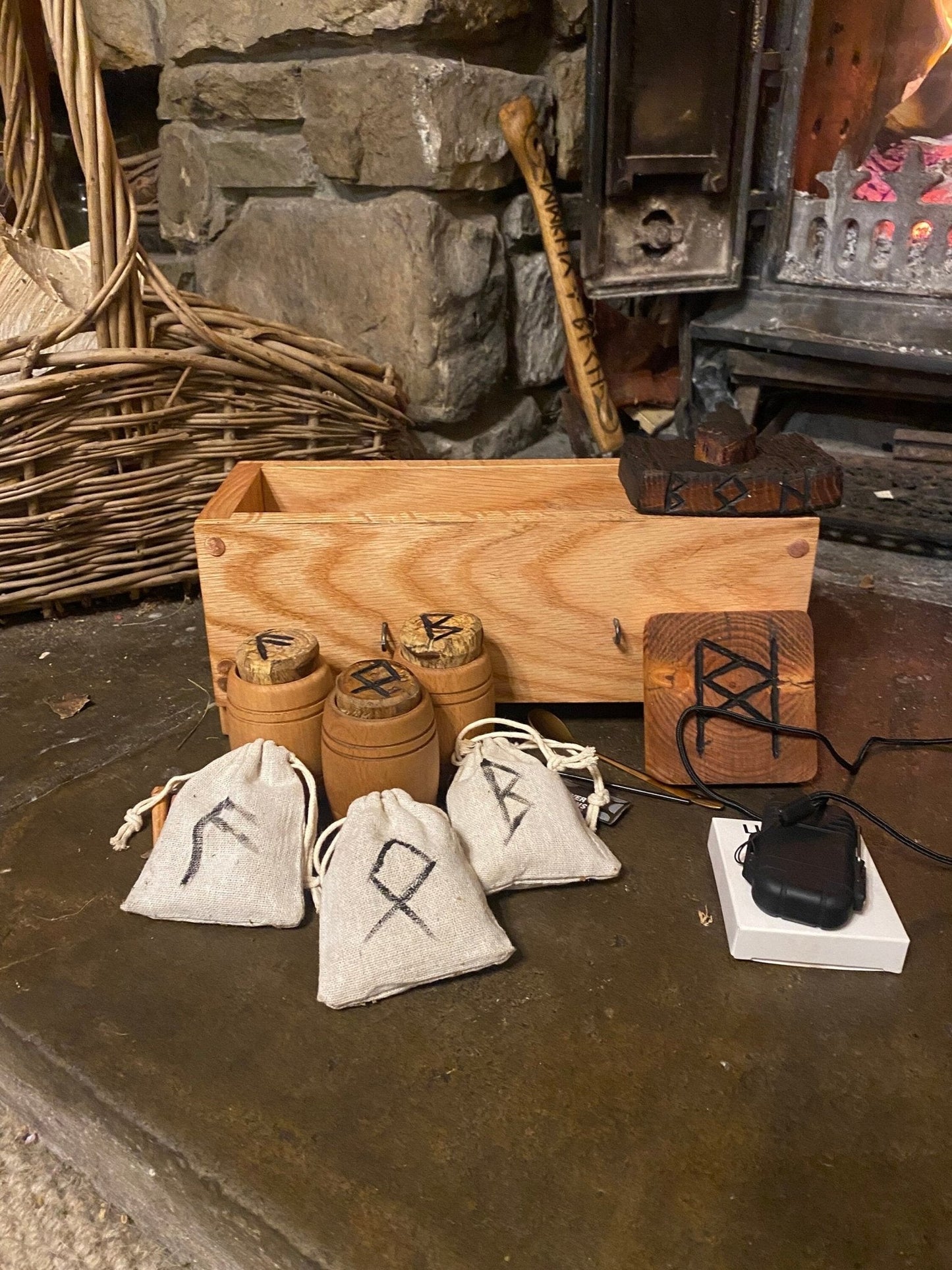 Whiskey Smoker Kit - Made from a 20 year old whiskey barrel - Cocktail, Gin, Vodka Smoker - Bushman Survival